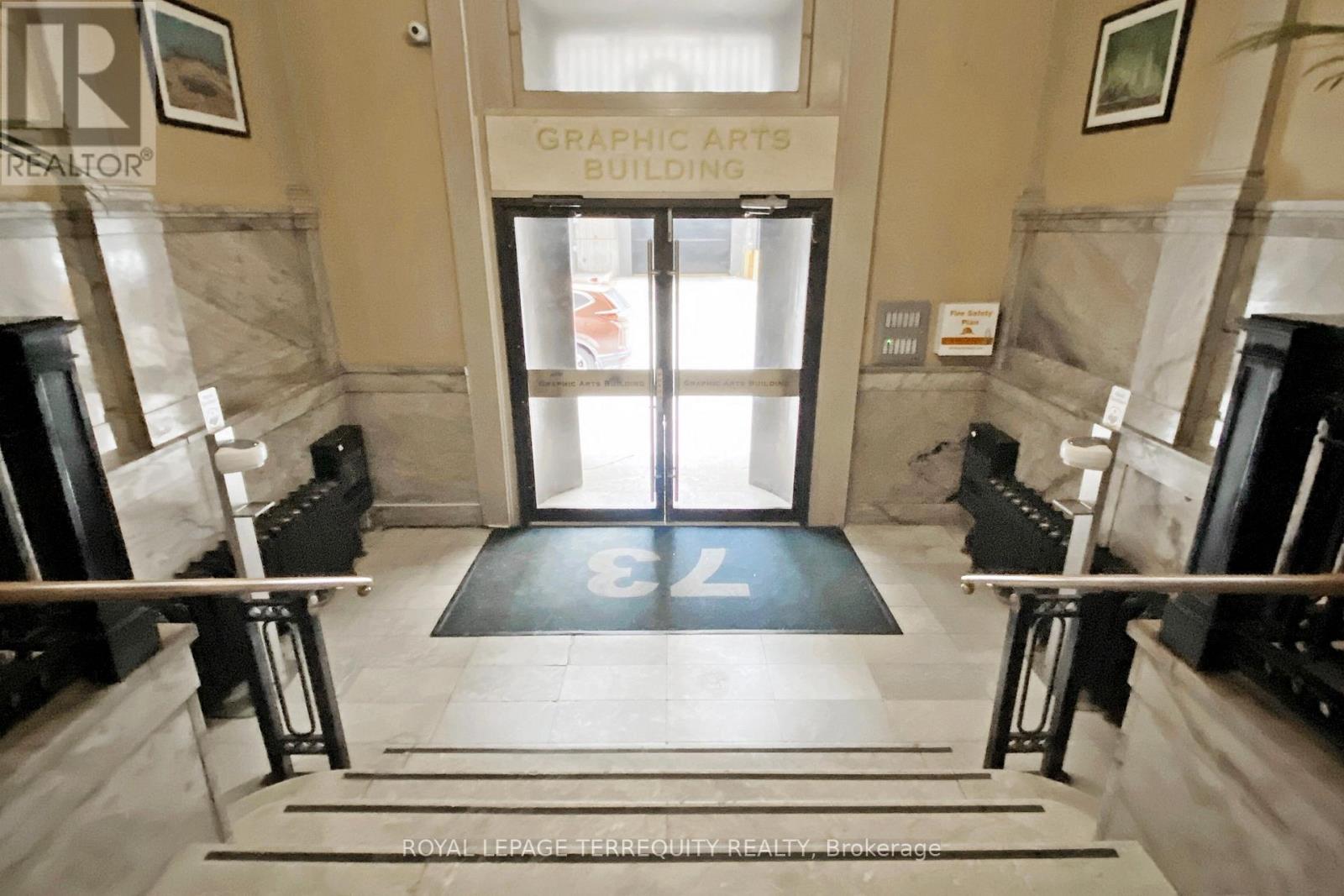 201 - 73 Richmond Street W, Toronto (Bay Street Corridor), Ontario  M5H 4E8 - Photo 11 - C12214355