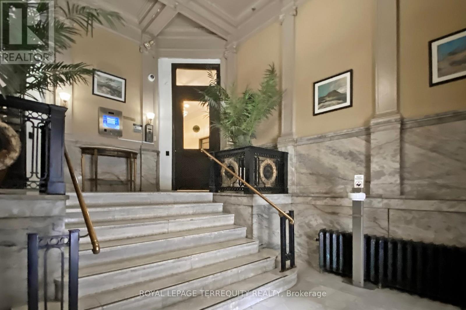 201 - 73 Richmond Street W, Toronto (Bay Street Corridor), Ontario  M5H 4E8 - Photo 13 - C12214355