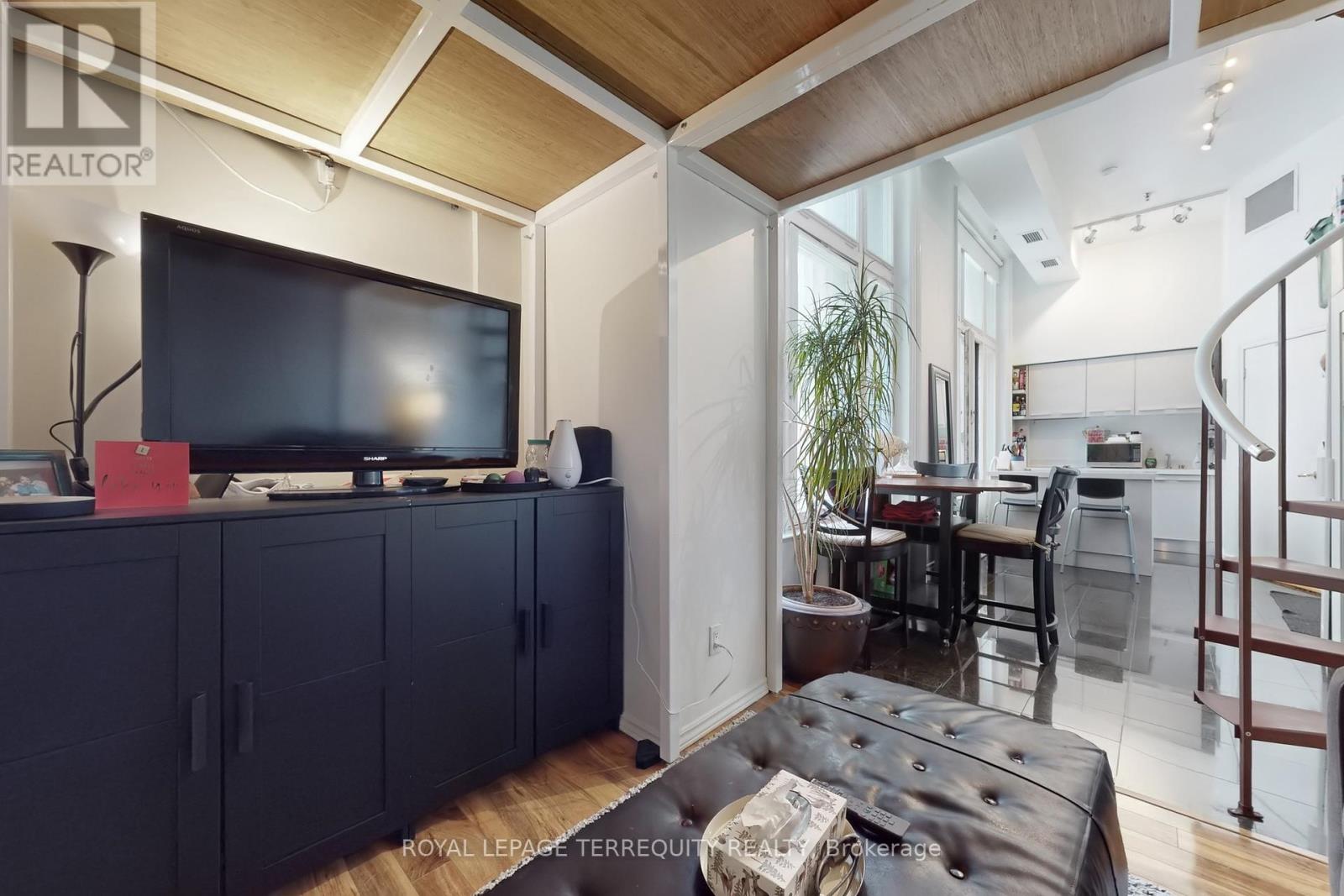 201 - 73 Richmond Street W, Toronto (Bay Street Corridor), Ontario  M5H 4E8 - Photo 26 - C12214355