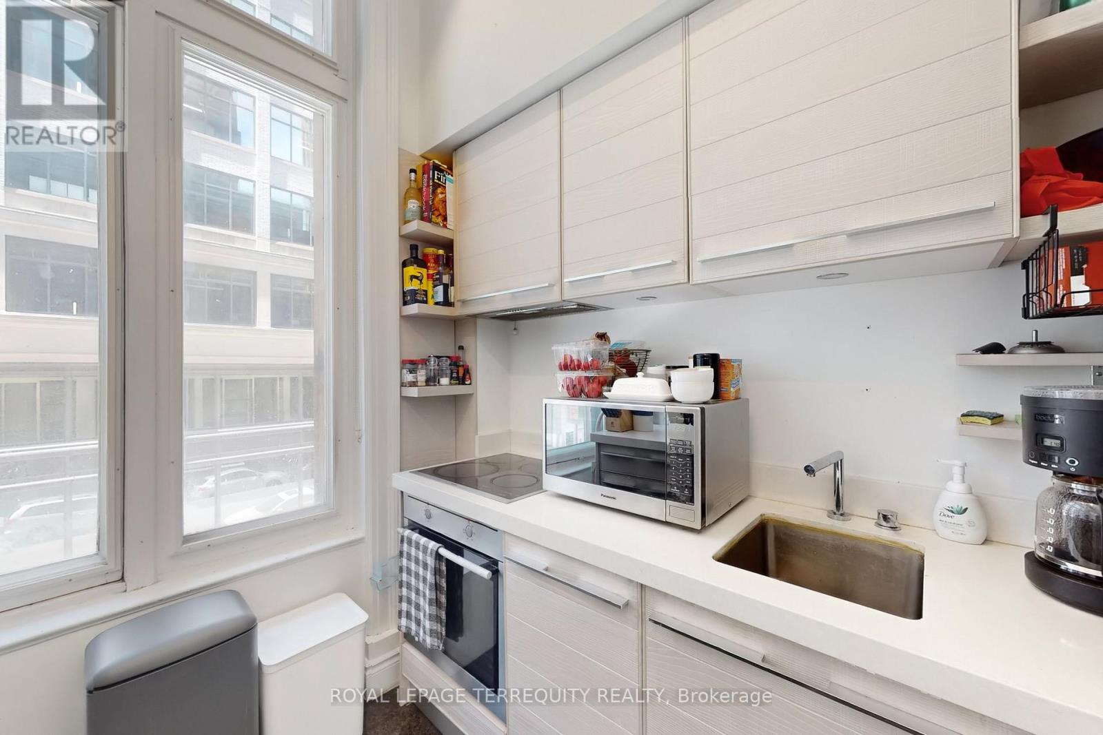 201 - 73 Richmond Street W, Toronto (Bay Street Corridor), Ontario  M5H 4E8 - Photo 30 - C12214355
