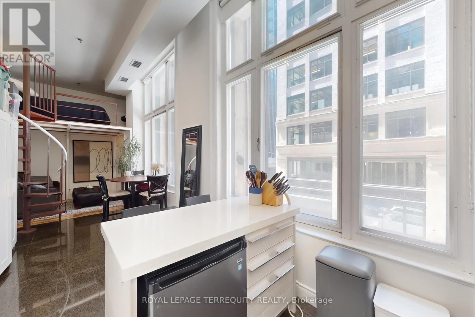 201 - 73 Richmond Street W, Toronto (Bay Street Corridor), Ontario  M5H 4E8 - Photo 31 - C12214355