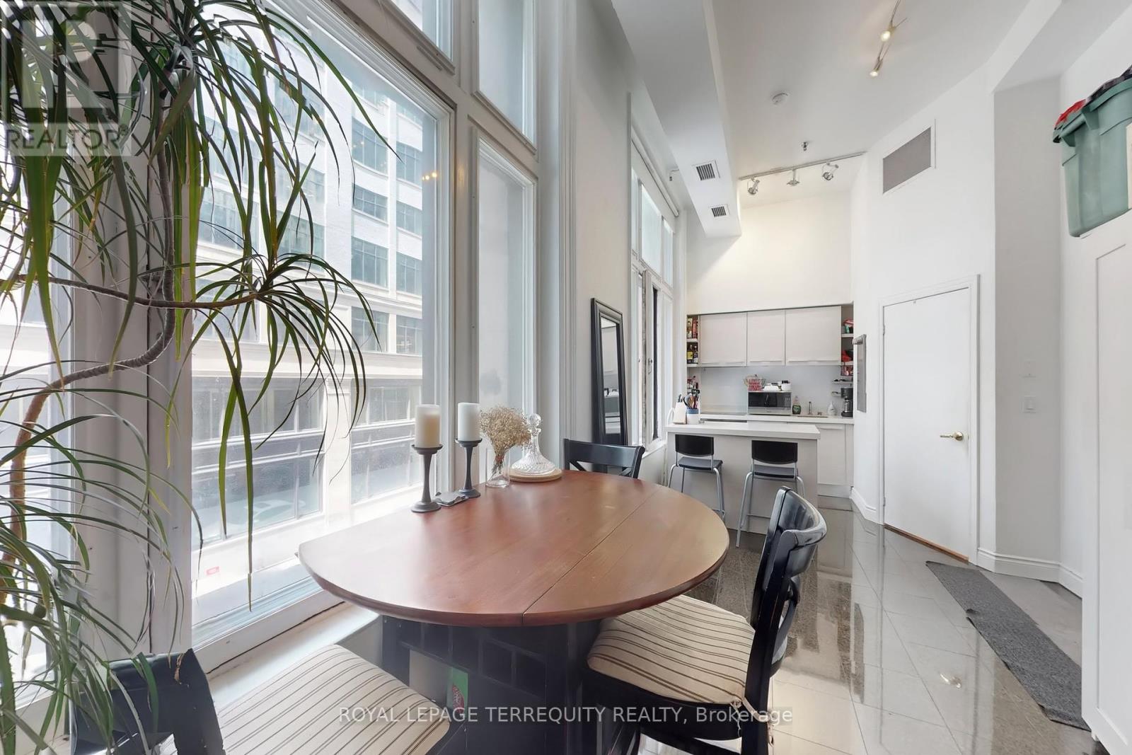 201 - 73 Richmond Street W, Toronto (Bay Street Corridor), Ontario  M5H 4E8 - Photo 35 - C12214355
