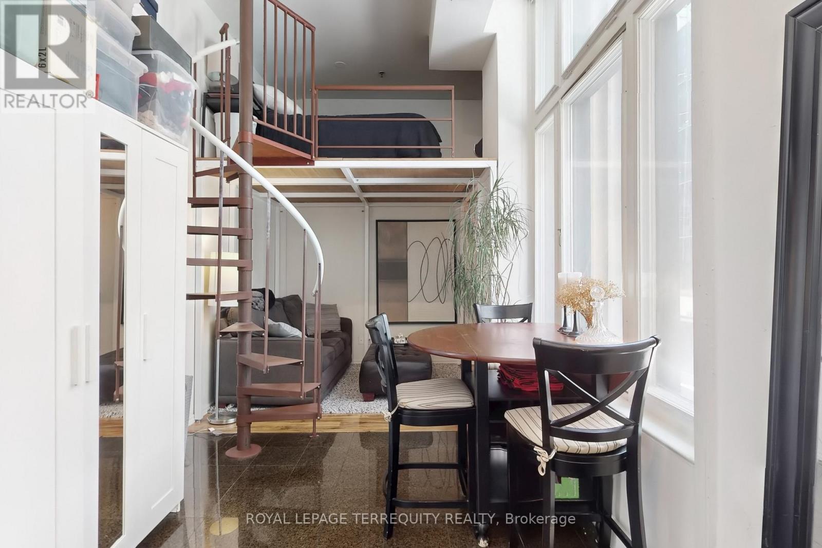 201 - 73 Richmond Street W, Toronto (Bay Street Corridor), Ontario  M5H 4E8 - Photo 37 - C12214355