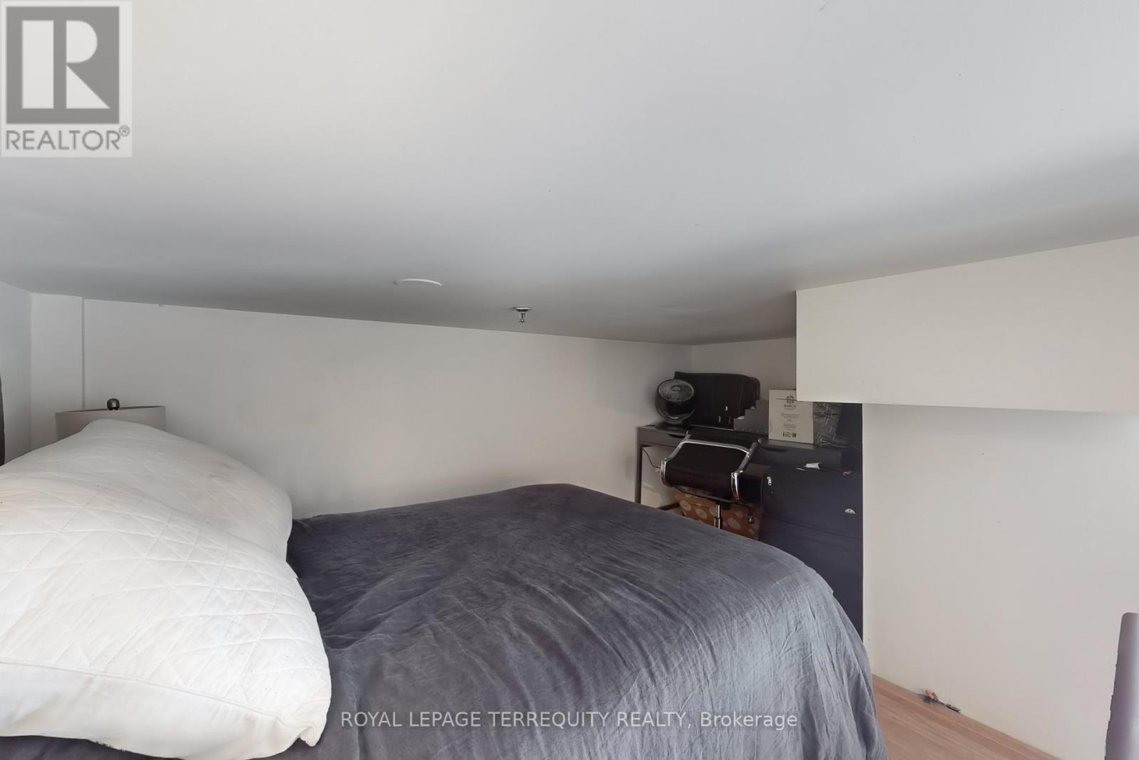201 - 73 Richmond Street W, Toronto (Bay Street Corridor), Ontario  M5H 4E8 - Photo 41 - C12214355