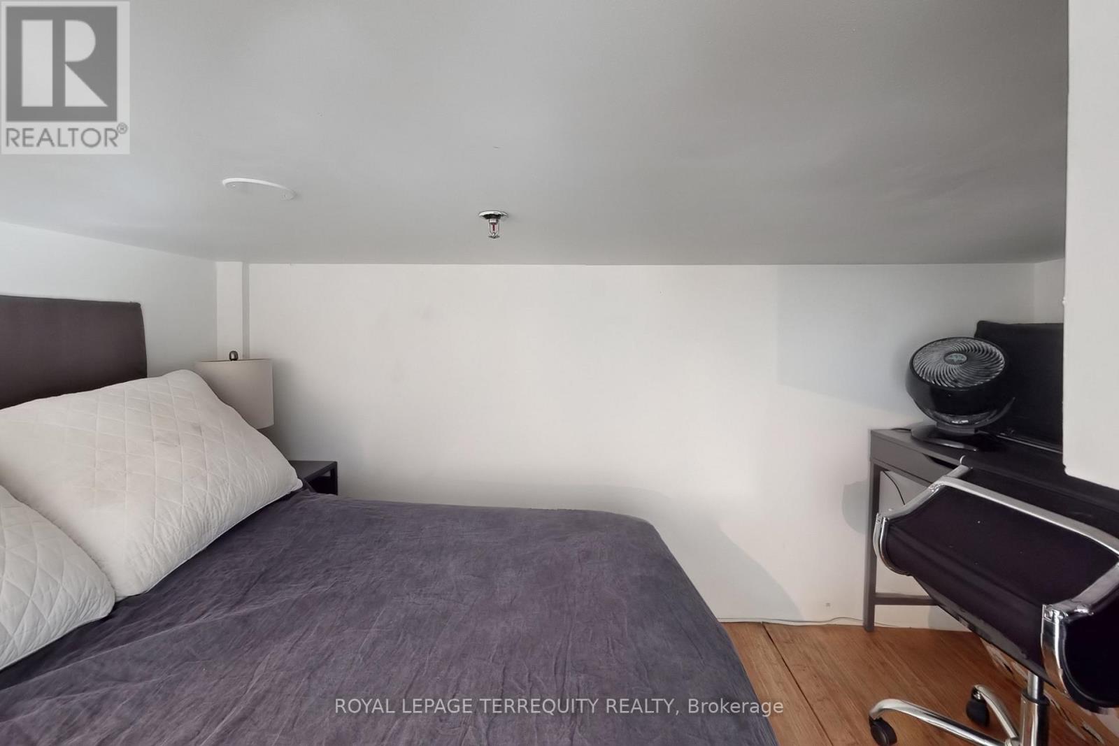 201 - 73 Richmond Street W, Toronto (Bay Street Corridor), Ontario  M5H 4E8 - Photo 42 - C12214355