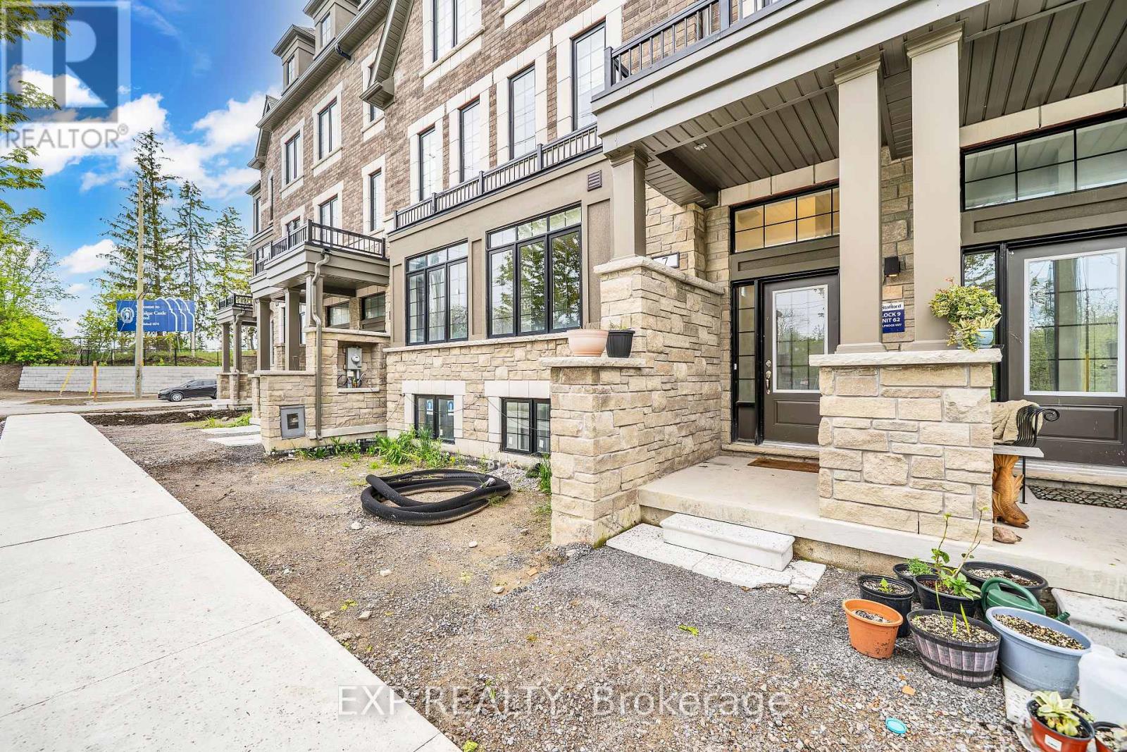 7 SELFRIDGE WAY, Whitby, Ontario