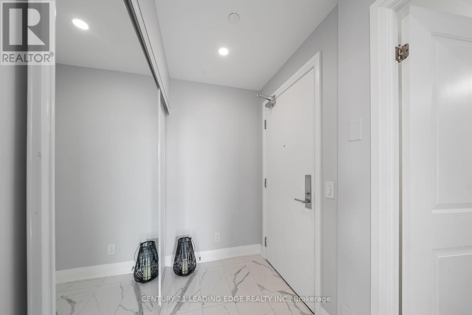 1112 - 520 Steeles Avenue W, Vaughan (Crestwood-Springfarm-Yorkhill), Ontario  L4J 0H2 - Photo 2 - N12214334