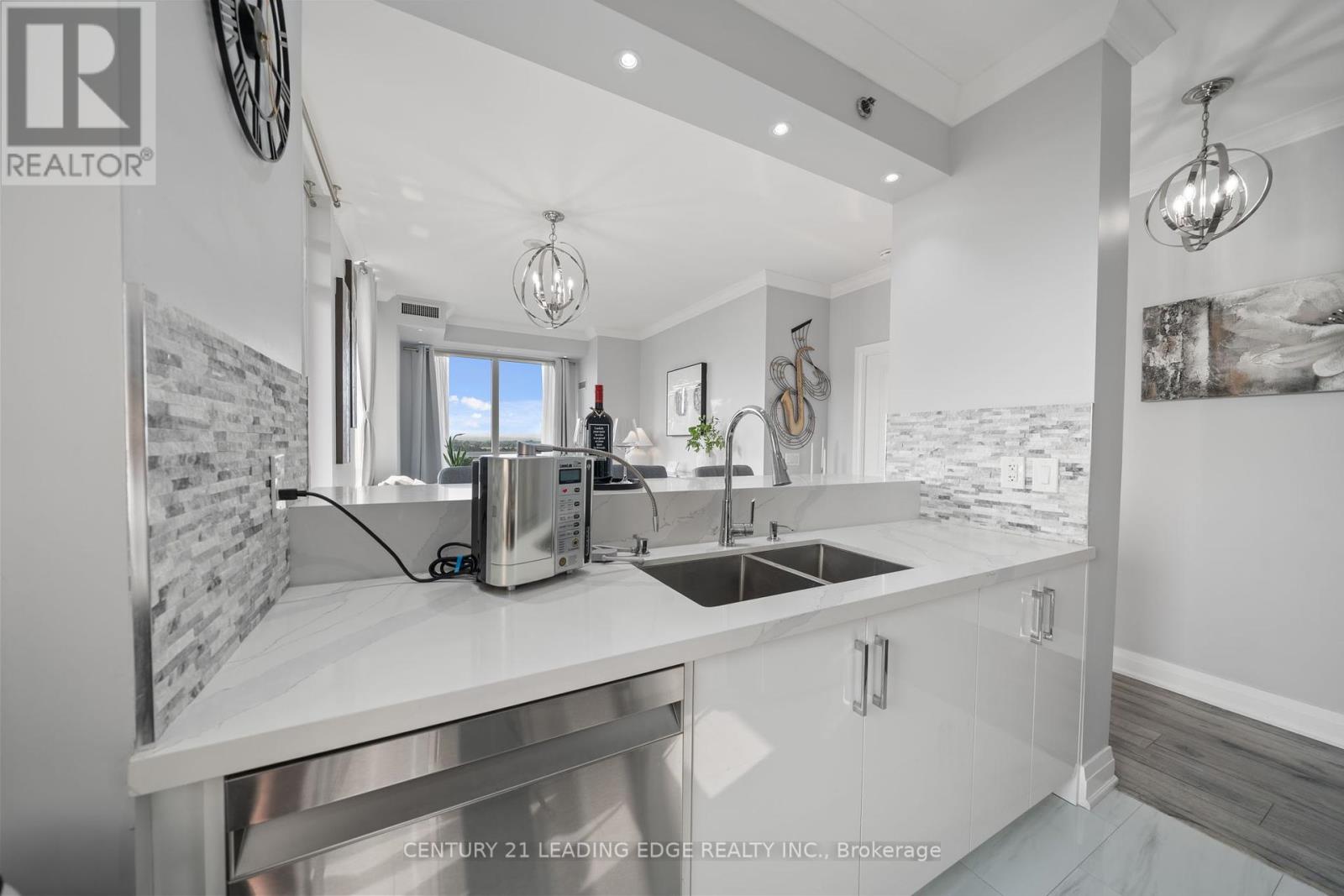 1112 - 520 Steeles Avenue W, Vaughan (Crestwood-Springfarm-Yorkhill), Ontario  L4J 0H2 - Photo 8 - N12214334