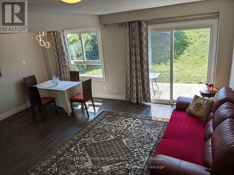 47 Riviera Drive, Vaughan (Glen Shields), Ontario  L4K 2H9 - Photo 5 - N12214378