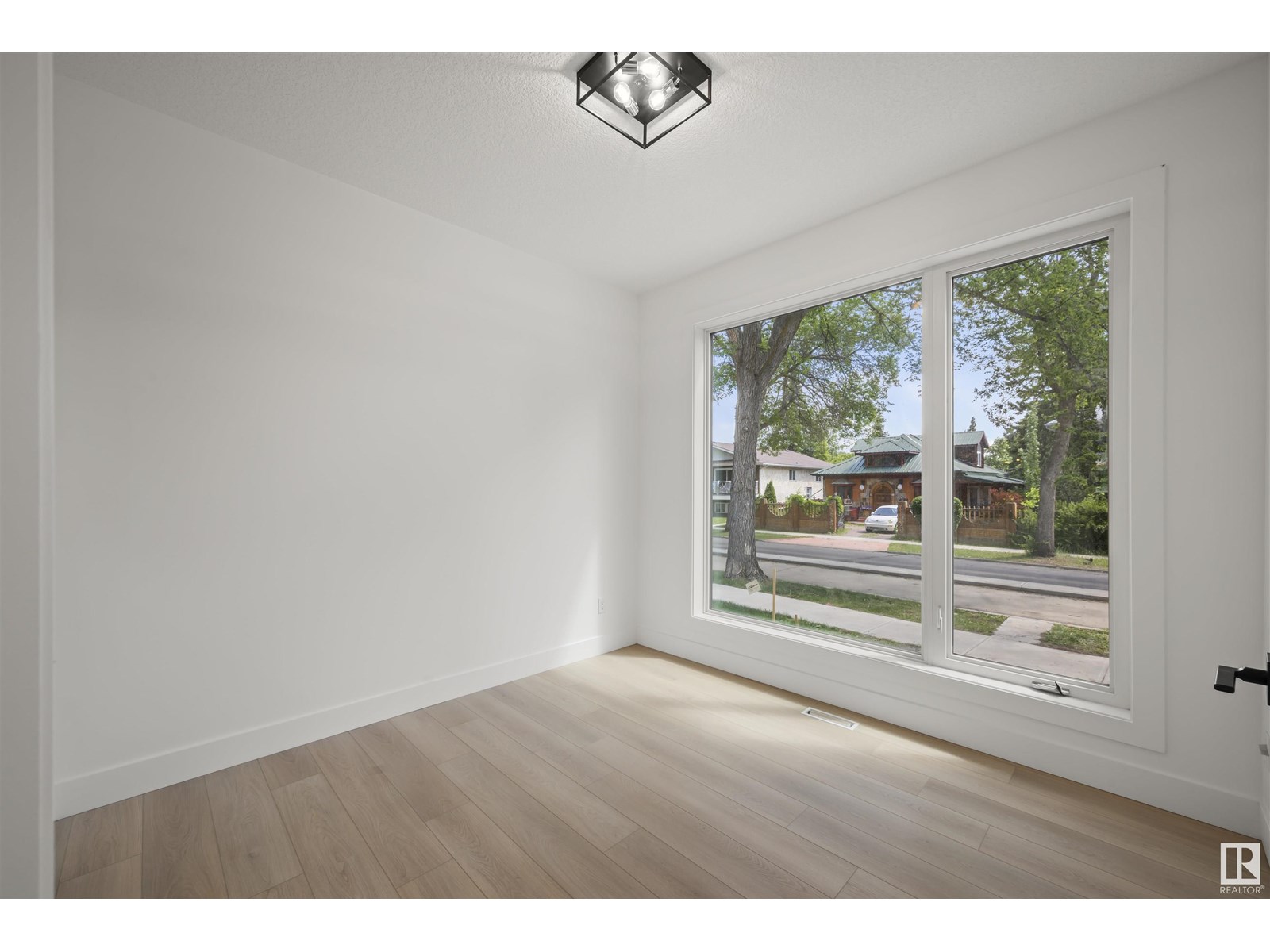 11232 127 St Nw Nw, Edmonton, Alberta  T5P 1N2 - Photo 4 - E4441801
