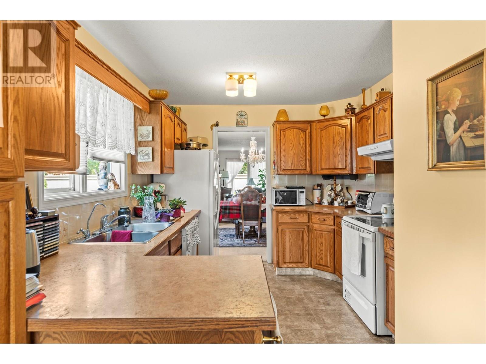 2200 Gordon Drive Unit# 24, Kelowna, British Columbia  V1Y 8T7 - Photo 9 - 10351844