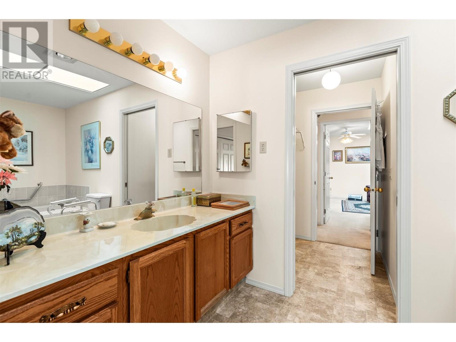 2200 Gordon Drive Unit# 24, Kelowna, British Columbia  V1Y 8T7 - Photo 19 - 10351844