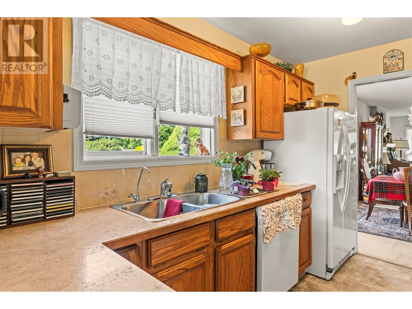2200 Gordon Drive Unit# 24, Kelowna, British Columbia  V1Y 8T7 - Photo 8 - 10351844