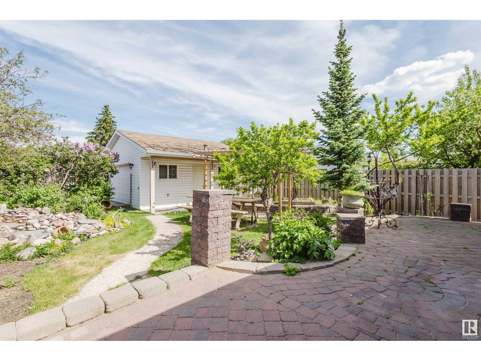 1759 62 St Nw, Edmonton, Alberta  T6L 1M7 - Photo 1 - E4439038