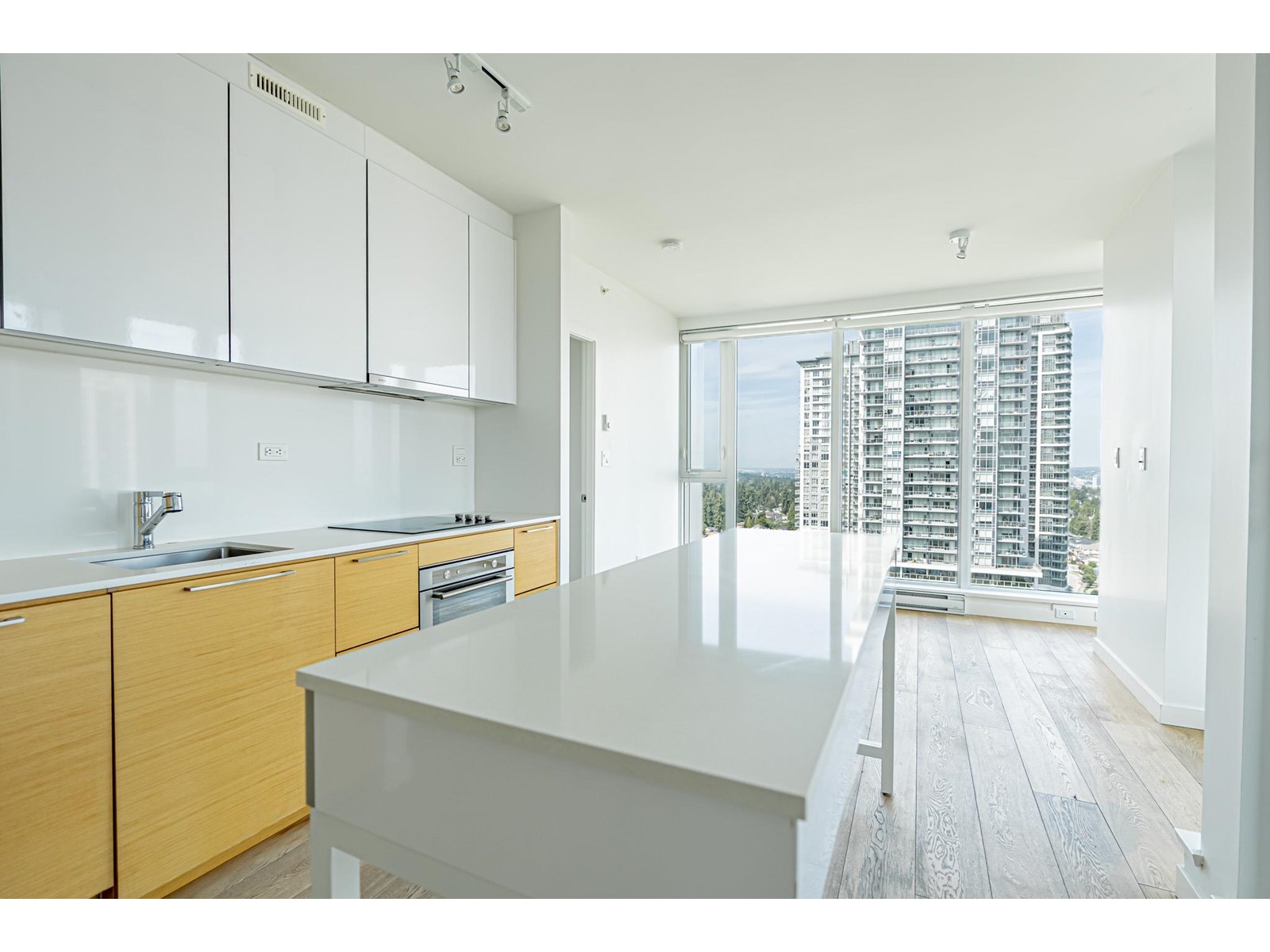 2606 13438 Central Avenue, Surrey, British Columbia  V3T 0N2 - Photo 5 - R3013847