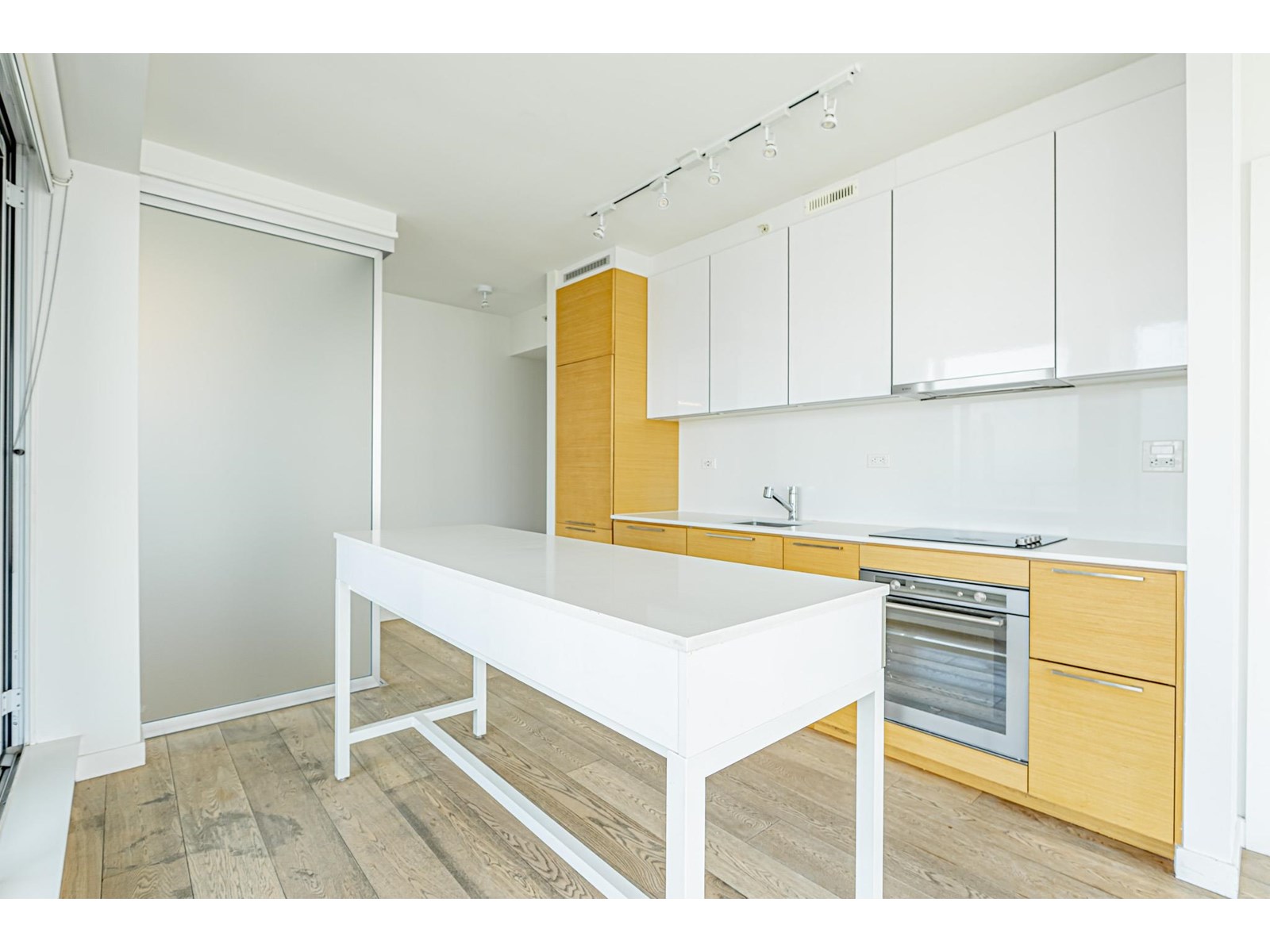 2606 13438 Central Avenue, Surrey, British Columbia  V3T 0N2 - Photo 4 - R3013847