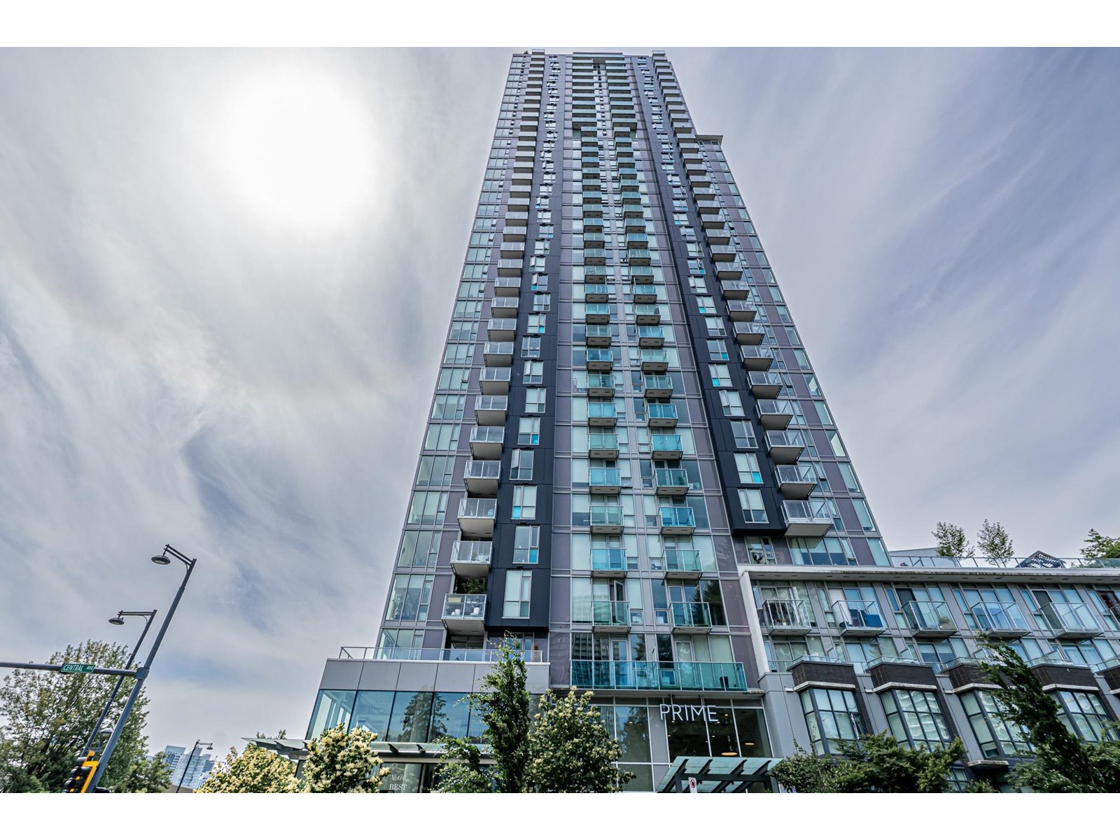 2606 13438 Central Avenue, Surrey, British Columbia  V3T 0N2 - Photo 1 - R3013847