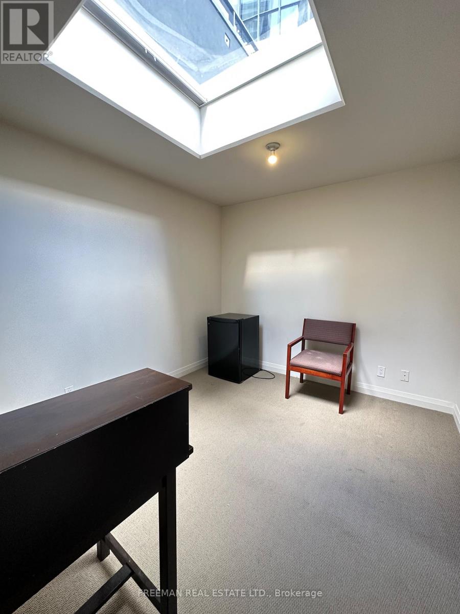 Th108 - 5 Valhalla Inn Road, Toronto, Ontario  M9B 0B1 - Photo 13 - W12214362