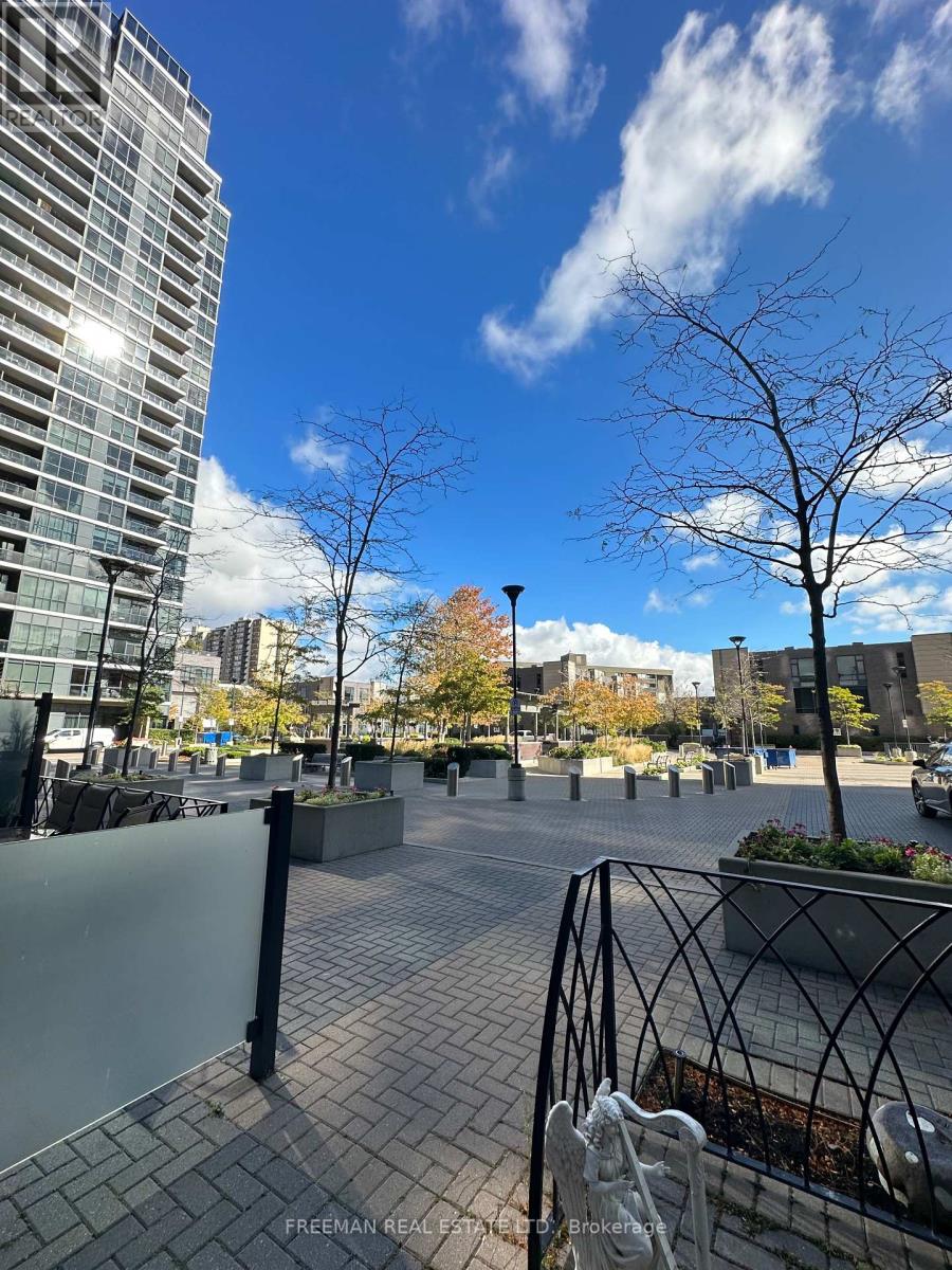 Th108 - 5 Valhalla Inn Road, Toronto, Ontario  M9B 0B1 - Photo 4 - W12214362