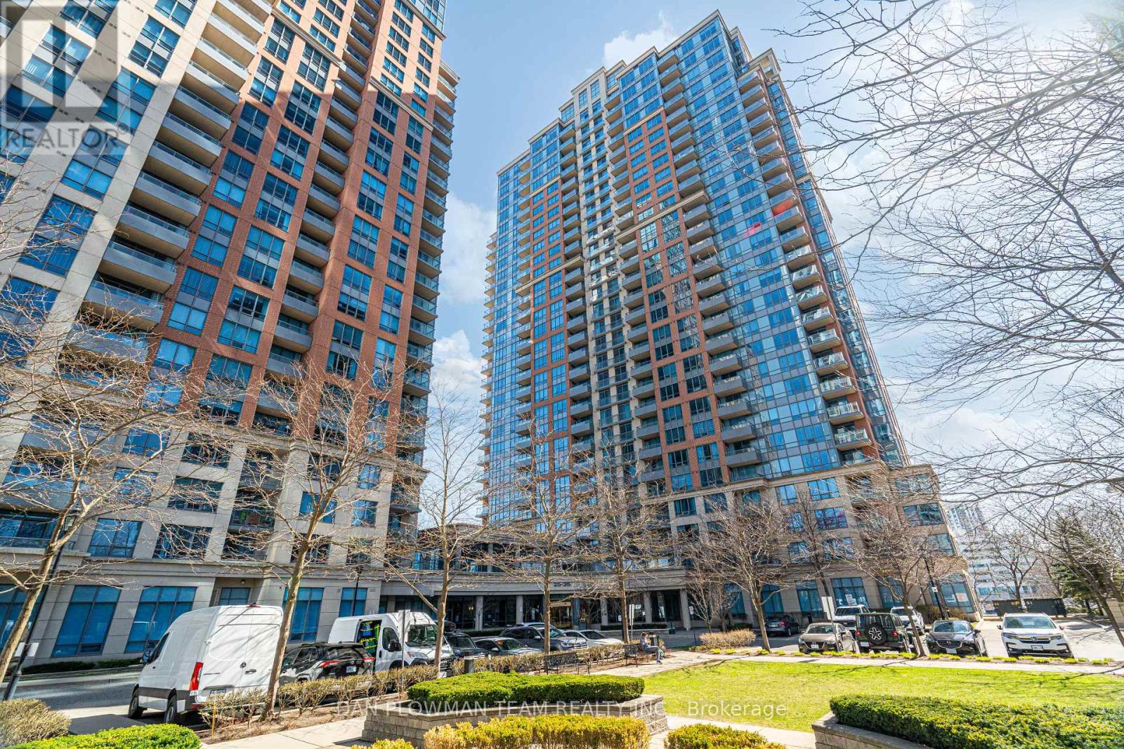 2045 - 35 Viking Lane, Toronto (Islington-City Centre West), Ontario  M9B 0A2 - Photo 4 - W12214365