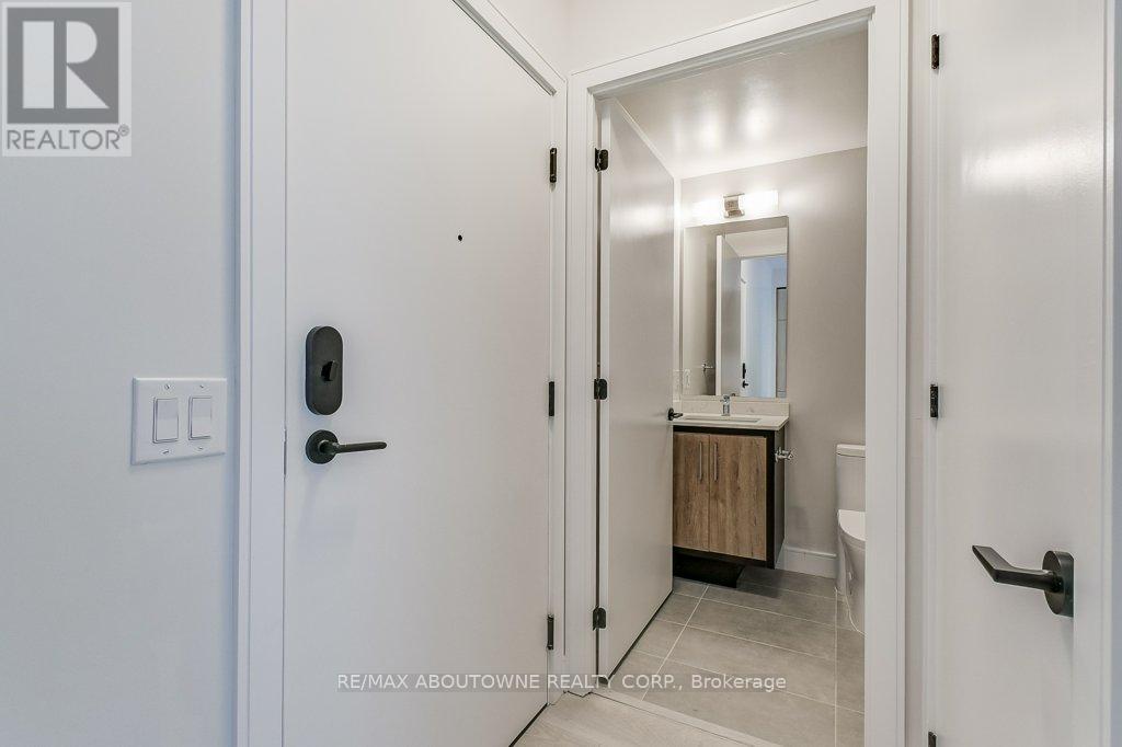 449 - 2450 Old Bronte Road, Oakville (Wm Westmount), Ontario  L6M 5P6 - Photo 8 - W12214375
