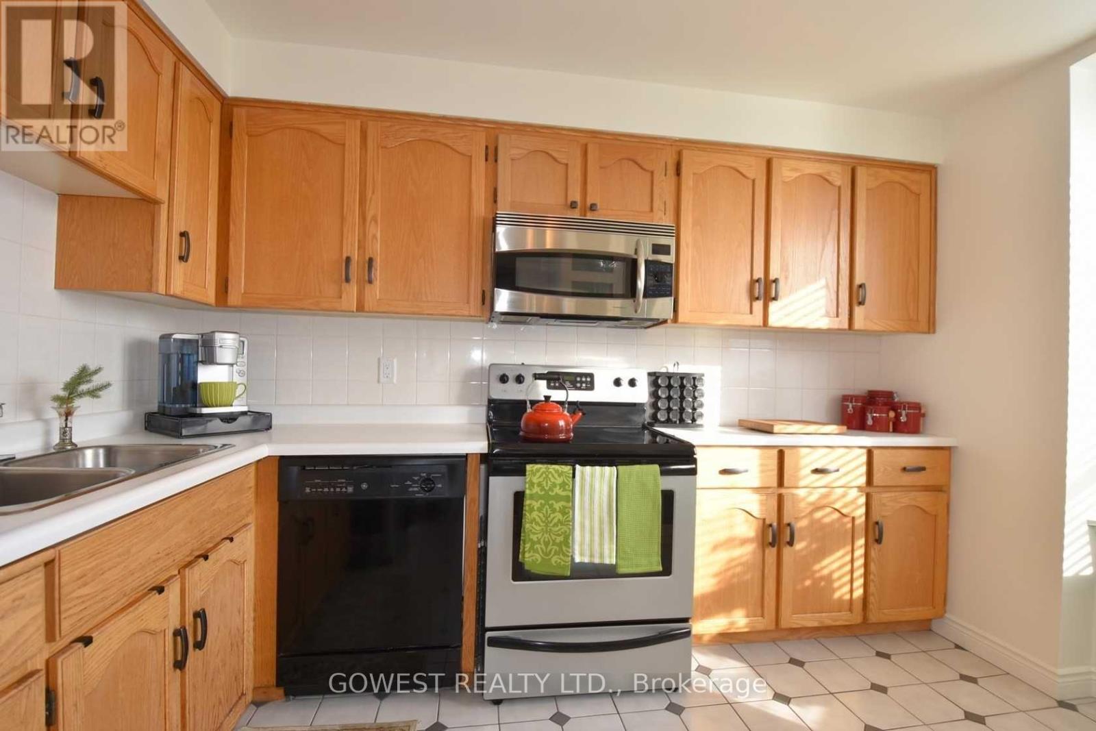 1104 - 432 Main Street E, Hamilton (Stinson), Ontario  L8N 1J9 - Photo 3 - X12214367