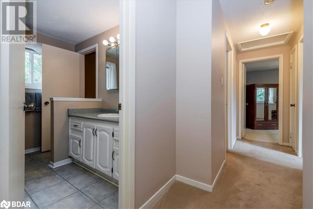 8 Bethune Place, Barrie, Ontario  L4N 4X7 - Photo 14 - 40739095