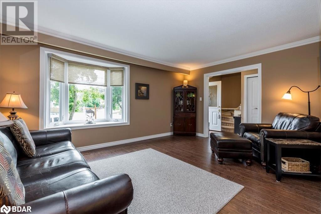 8 Bethune Place, Barrie, Ontario  L4N 4X7 - Photo 4 - 40739095
