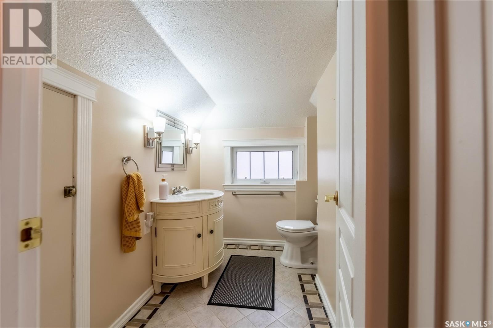 1115 Henleaze Avenue, Moose Jaw, Saskatchewan  S6H 3V8 - Photo 41 - SK004150