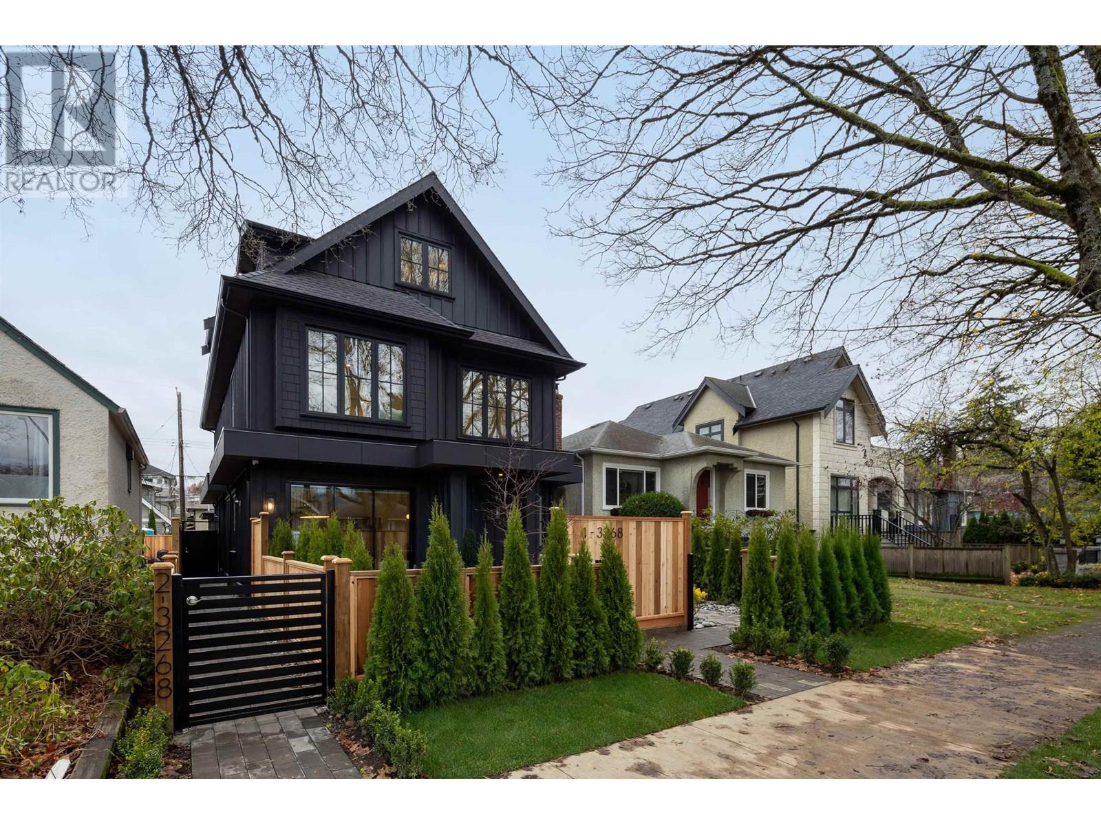 2 3268 W 15TH AVENUE, Vancouver, British Columbia