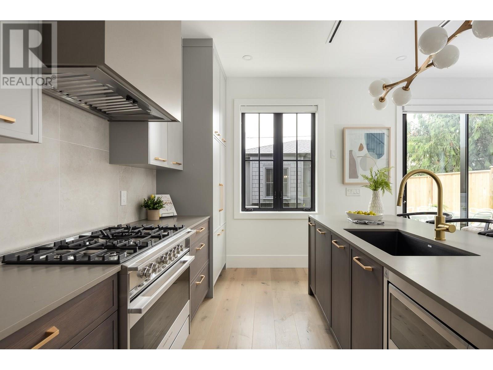2 3268 W 15th Avenue, Vancouver, British Columbia  V6K 3A9 - Photo 4 - R3014574