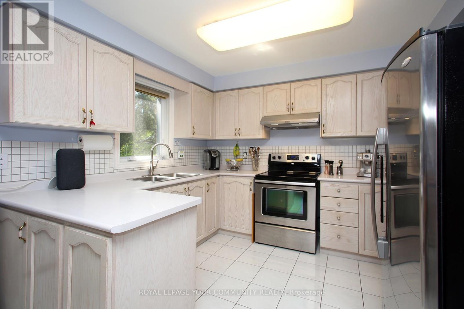 42 Willowbank Avenue, Richmond Hill, Ontario  L4E 3B2 - Photo 9 - N12198460