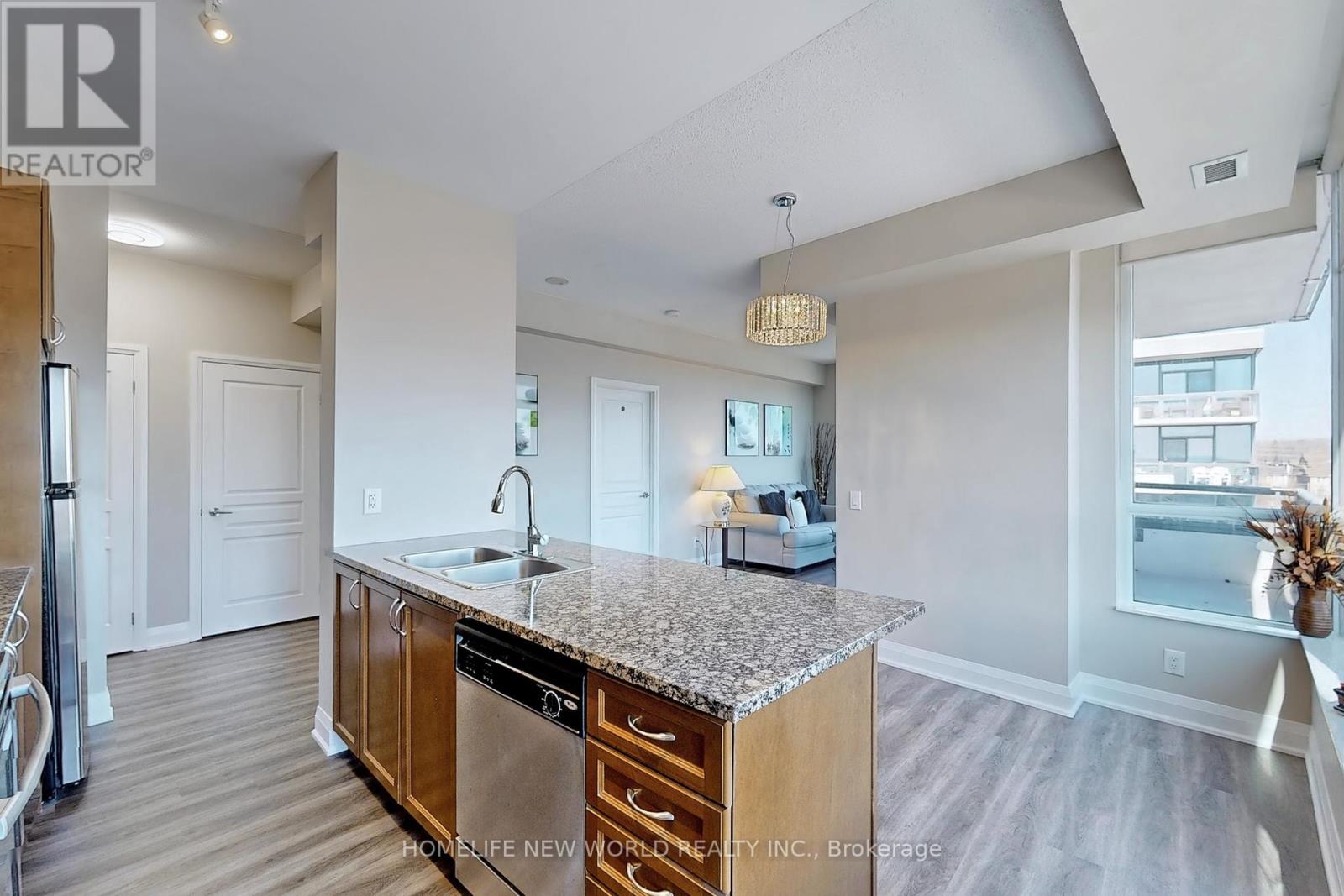 506 - 1 Hurontario Street, Mississauga, Ontario  L5G 0A3 - Photo 11 - W12183269