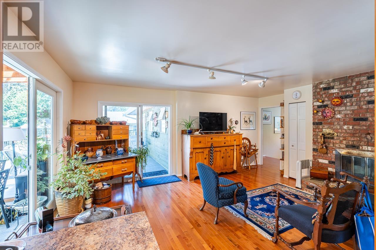 3031 Duval Road, North Vancouver, British Columbia  V7J 3J2 - Photo 11 - R3014580