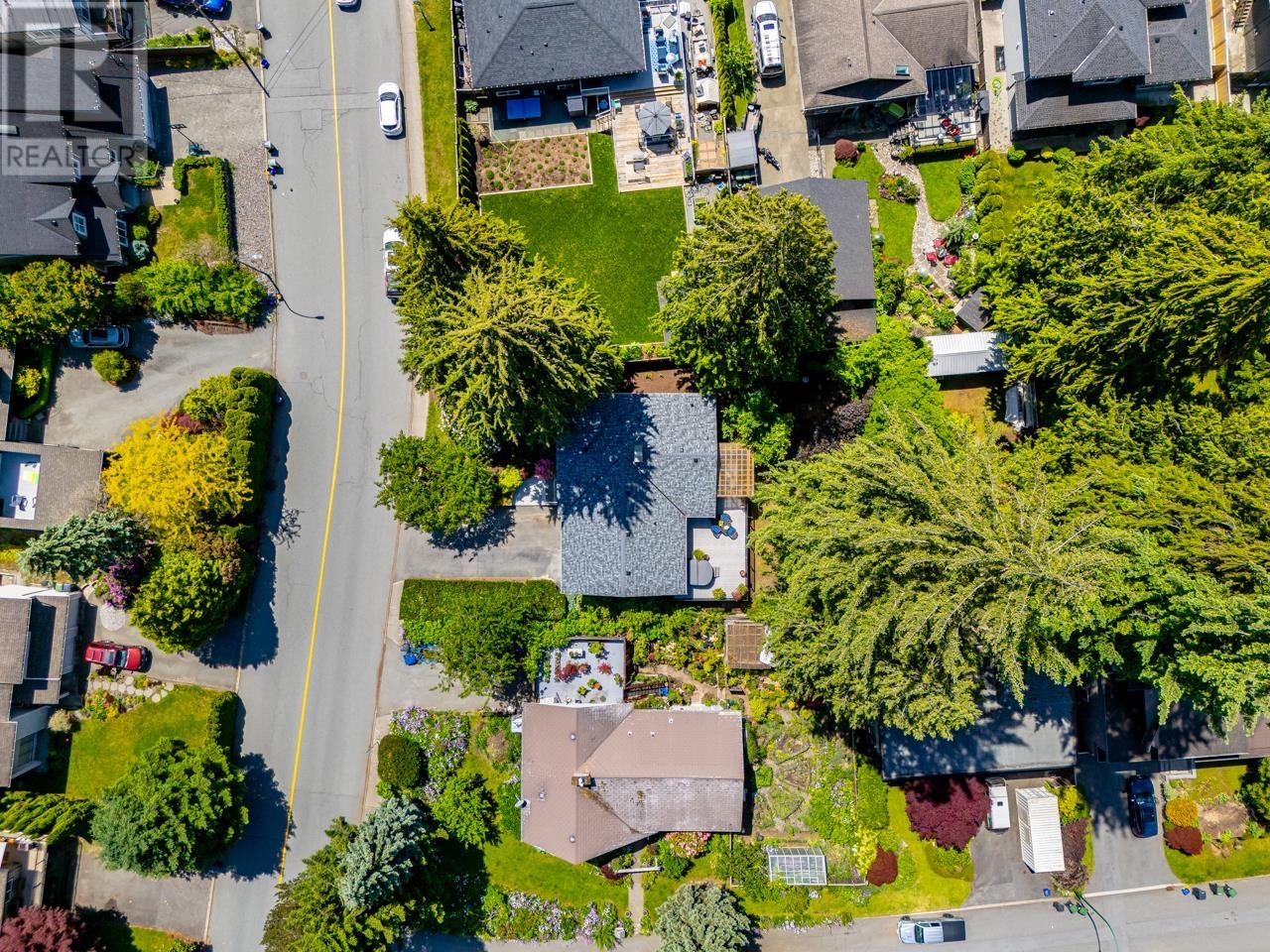 3031 Duval Road, North Vancouver, British Columbia  V7J 3J2 - Photo 2 - R3014580