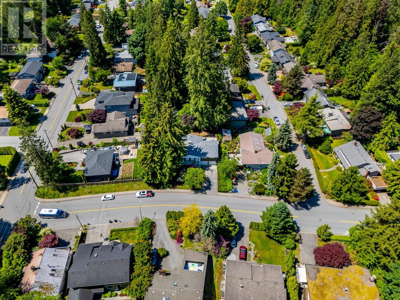 3031 Duval Road, North Vancouver, British Columbia  V7J 3J2 - Photo 3 - R3014580