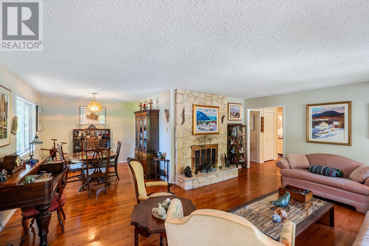 3031 Duval Road, North Vancouver, British Columbia  V7J 3J2 - Photo 8 - R3014580