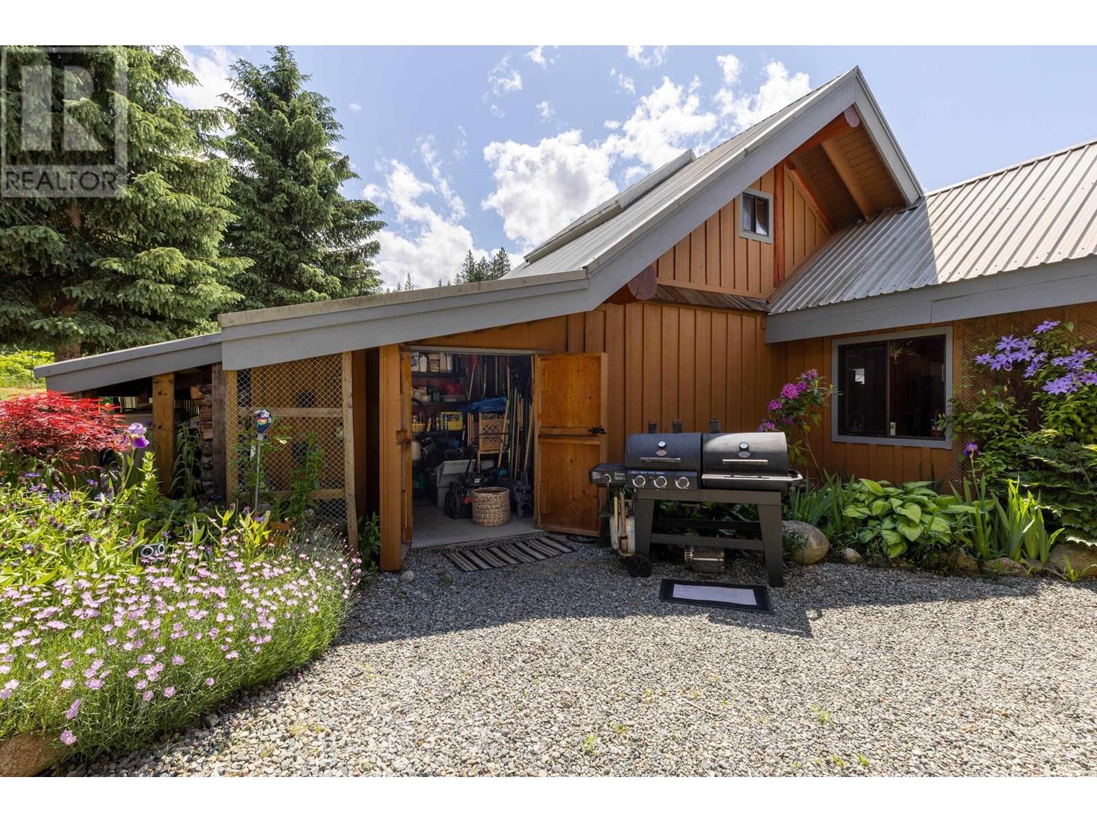 7744 Owl Ridge Road, Pemberton, British Columbia  V0N 2K0 - Photo 12 - R3014614