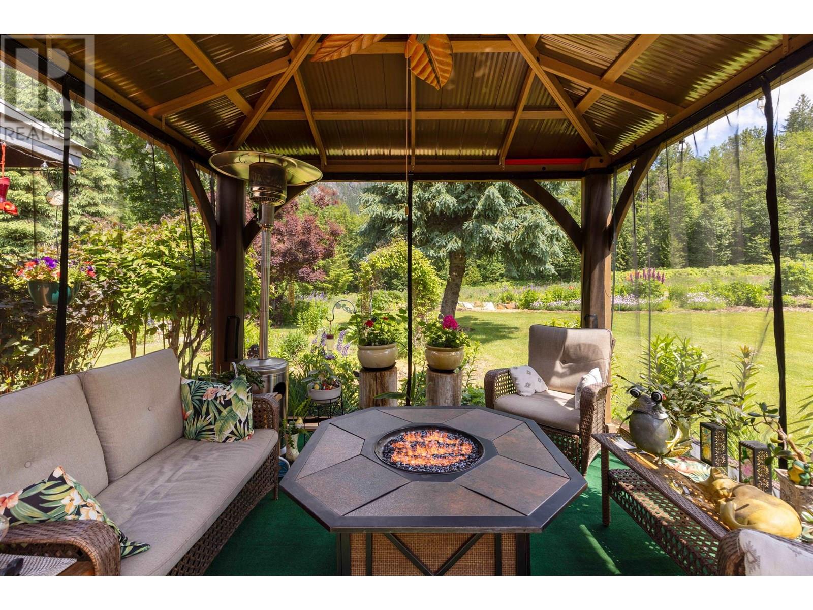 7744 Owl Ridge Road, Pemberton, British Columbia  V0N 2K0 - Photo 13 - R3014614