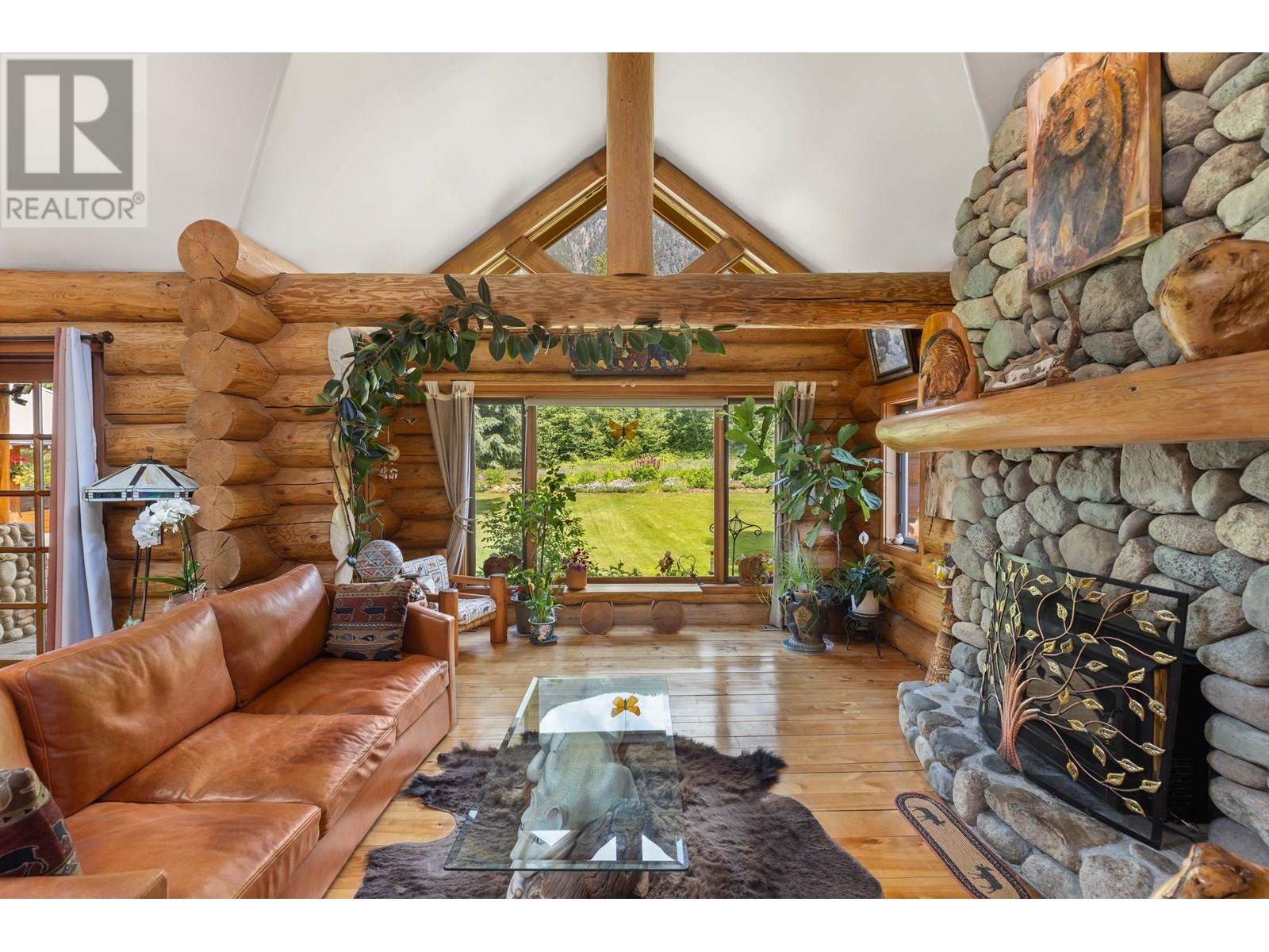 7744 Owl Ridge Road, Pemberton, British Columbia  V0N 2K0 - Photo 16 - R3014614