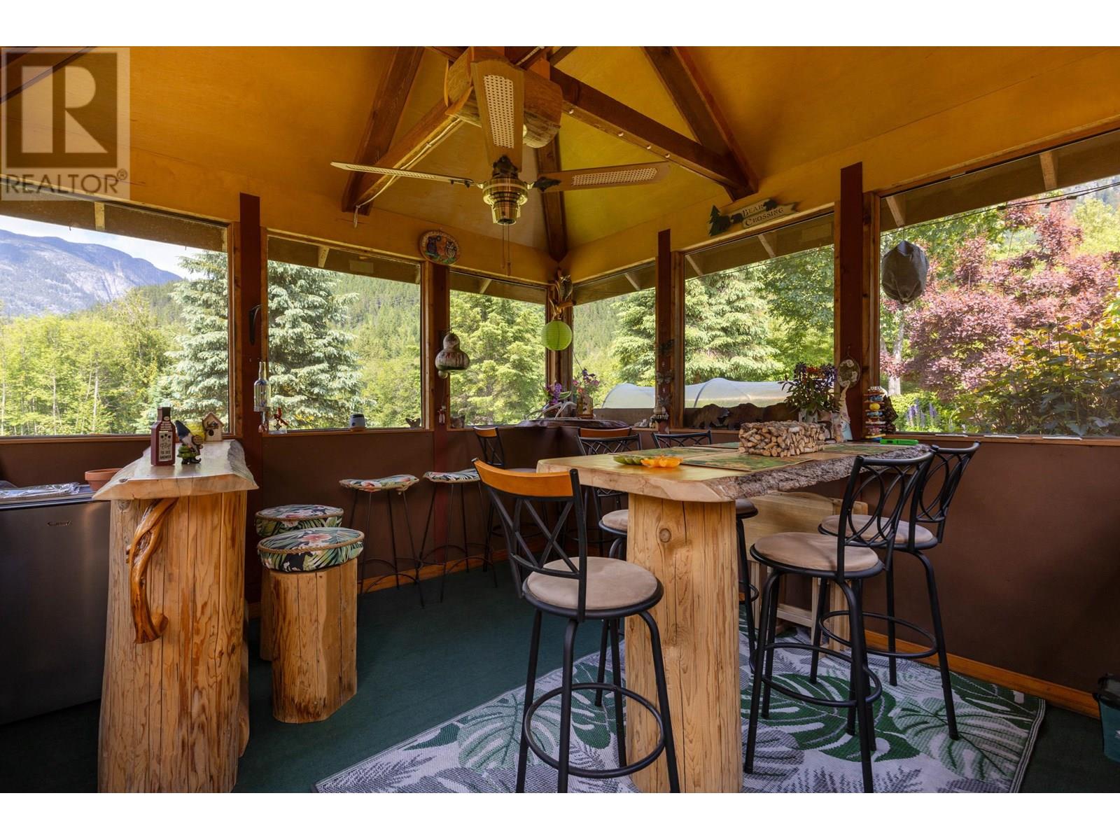 7744 Owl Ridge Road, Pemberton, British Columbia  V0N 2K0 - Photo 27 - R3014614