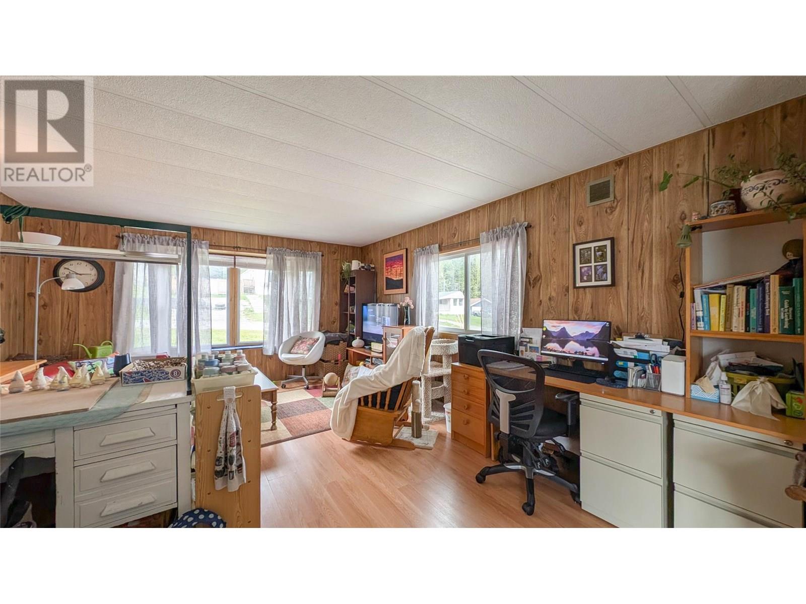 415 Bickford Drive, Elkford, British Columbia  V0B 1H0 - Photo 4 - 10349733