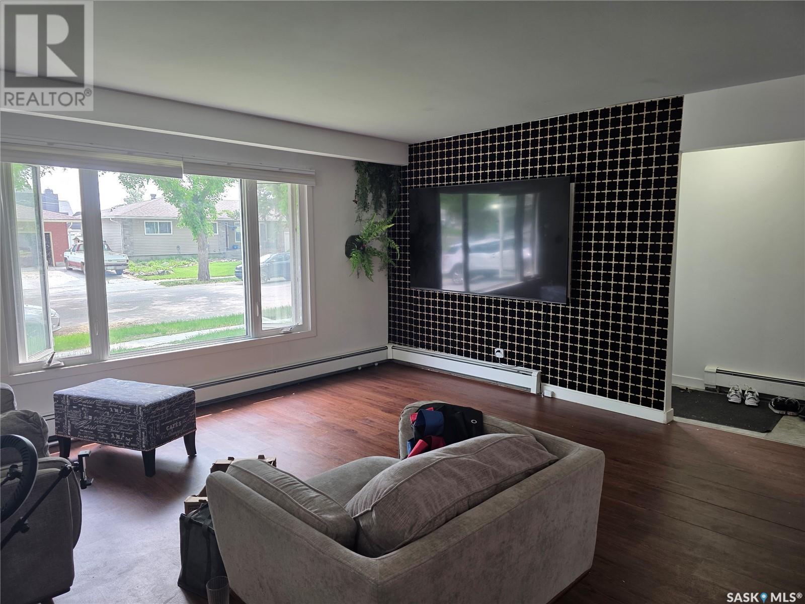 1960 Cowan Crescent, Regina, Saskatchewan  S4S 4C6 - Photo 5 - SK008959
