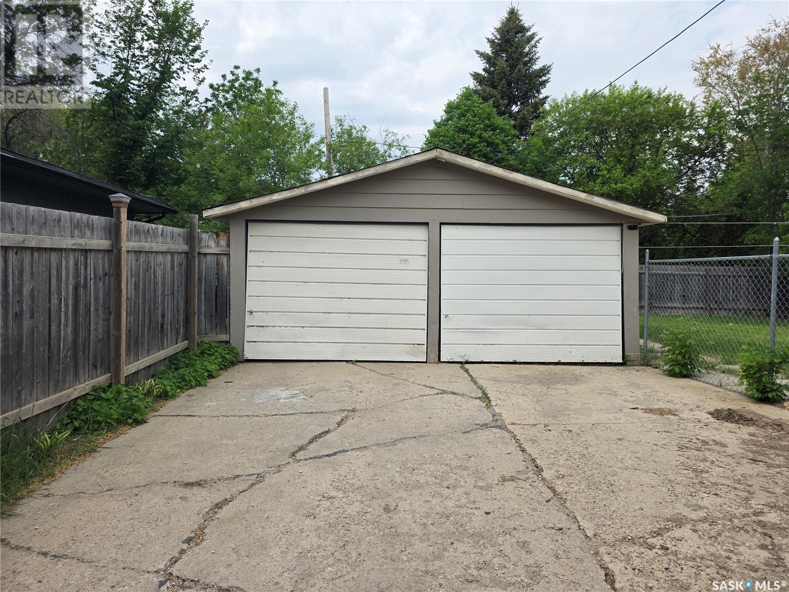 1960 Cowan Crescent, Regina, Saskatchewan  S4S 4C6 - Photo 3 - SK008959