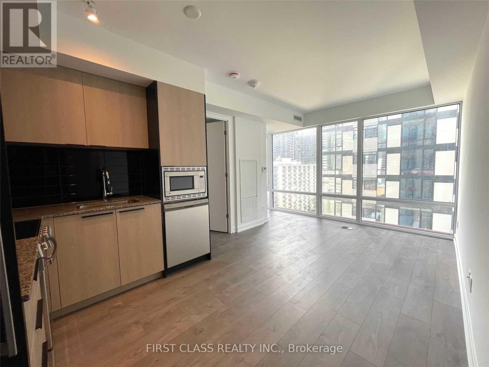 803 - 18 Maitland Terrace N, Toronto (Bay Street Corridor), Ontario  M4Y 1Y4 - Photo 2 - C12214397