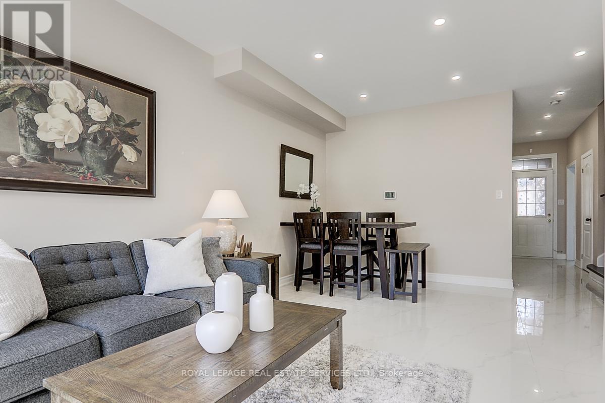 17 Venture Avenue, Richmond Hill, Ontario  L4S 2P2 - Photo 5 - N12166071