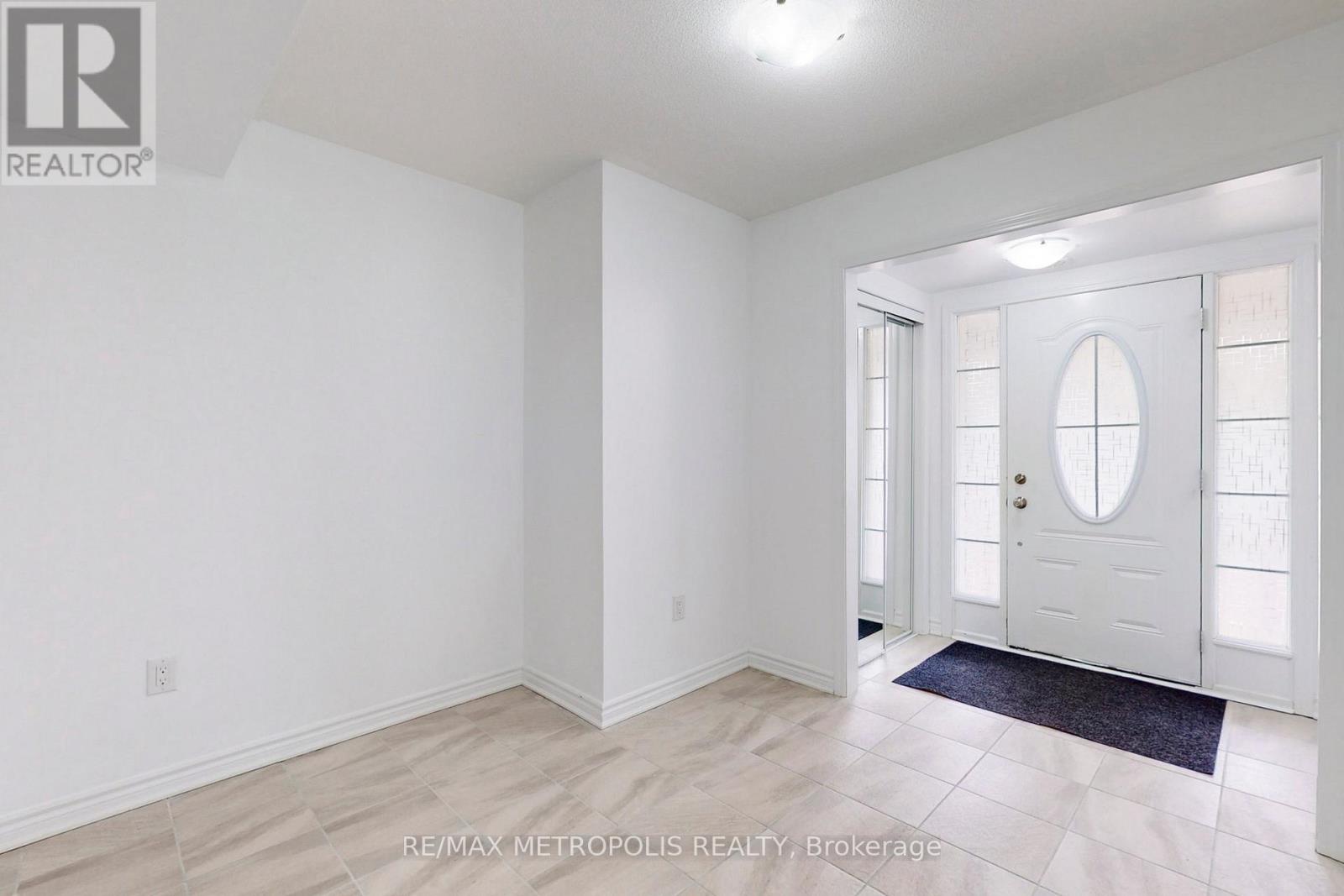 1054 Clipper Lane, Pickering, Ontario  L1X 0E4 - Photo 17 - E12214390