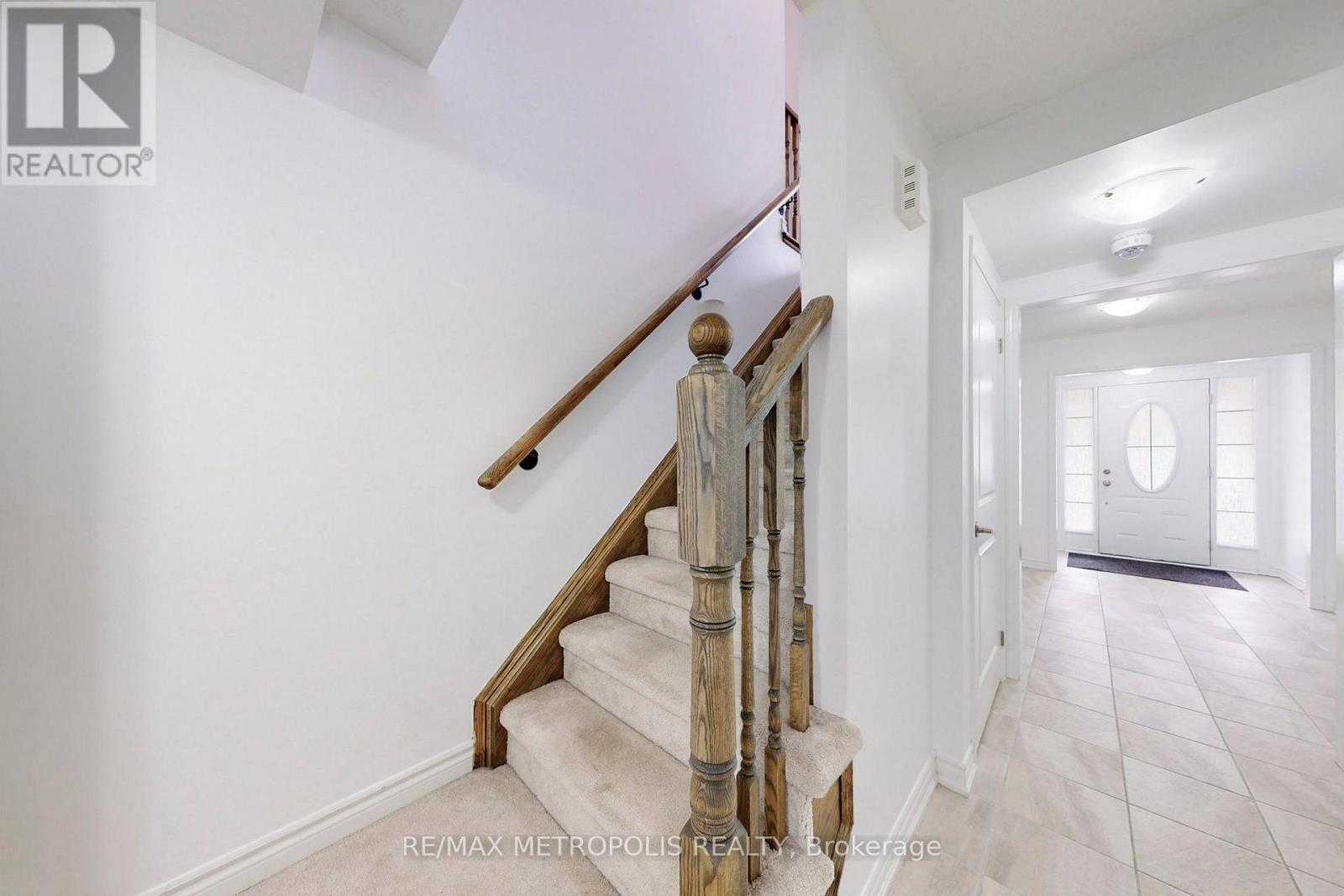 1054 Clipper Lane, Pickering, Ontario  L1X 0E4 - Photo 22 - E12214390