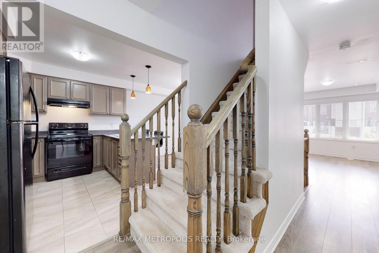 1054 Clipper Lane, Pickering, Ontario  L1X 0E4 - Photo 24 - E12214390