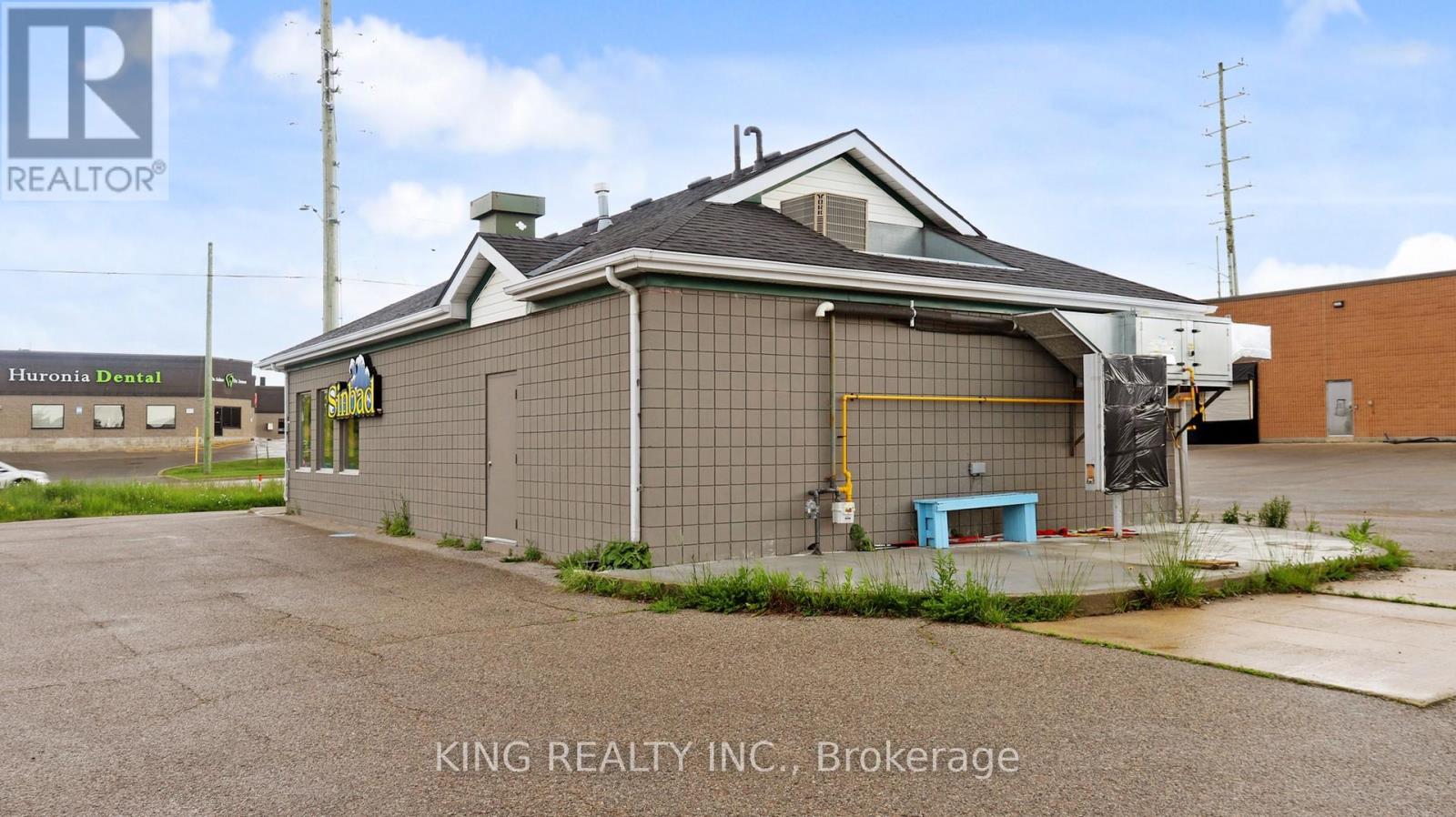 240 Big Bay Point Road, Barrie (Painswick South), Ontario  L4N 0B8 - Photo 4 - S12210950